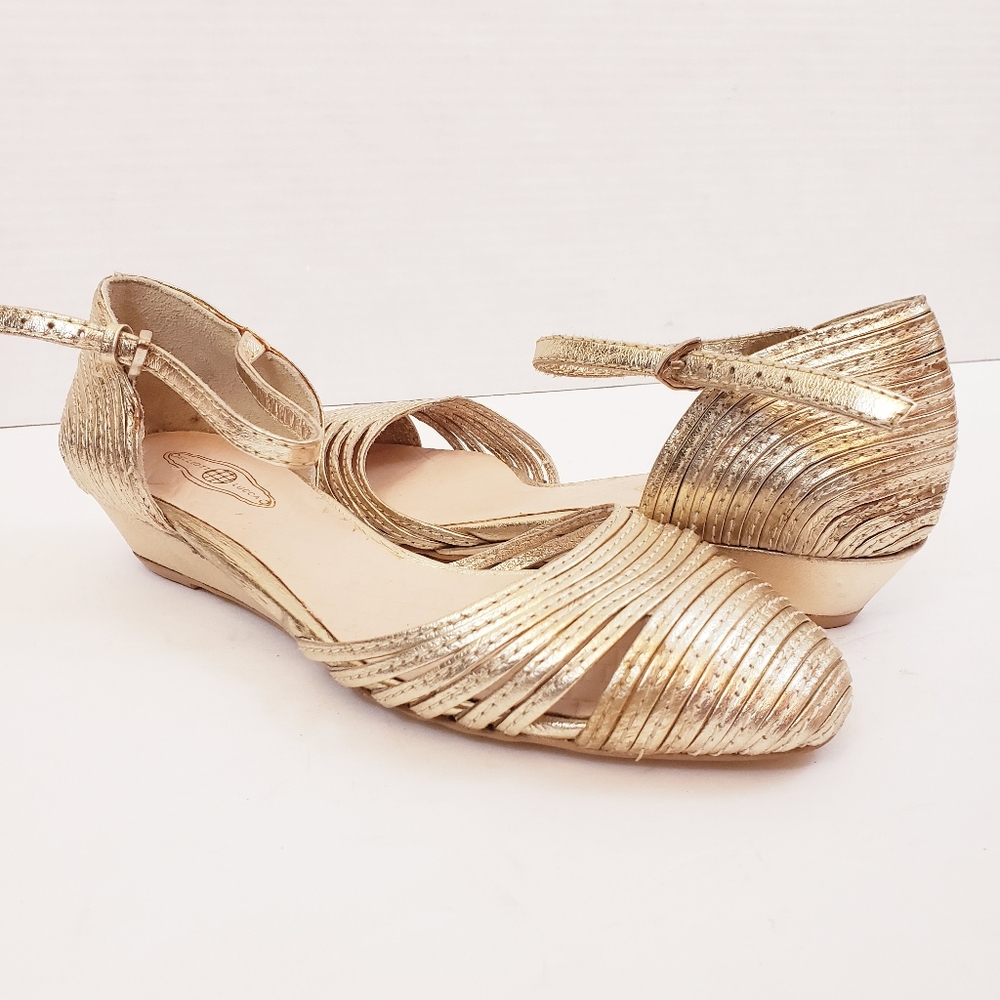 Elliott Lucca Avila Two Piece Woven Gold Flats Size 6 Leather
